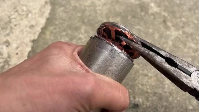 特斯拉4680拆解