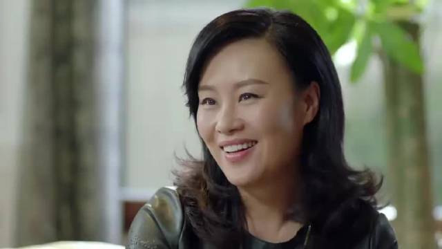 安妮陪女儿去国外读书，总经理的位置，向总部推荐了文洁