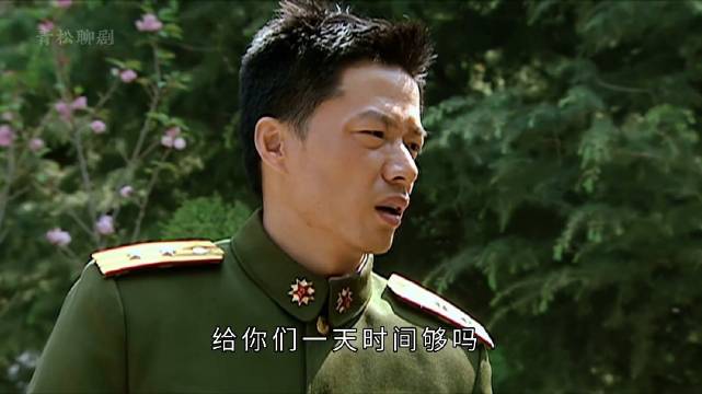 士兵突击：泪目！有人把部队当过客，许三多却把702团刻进了骨子里