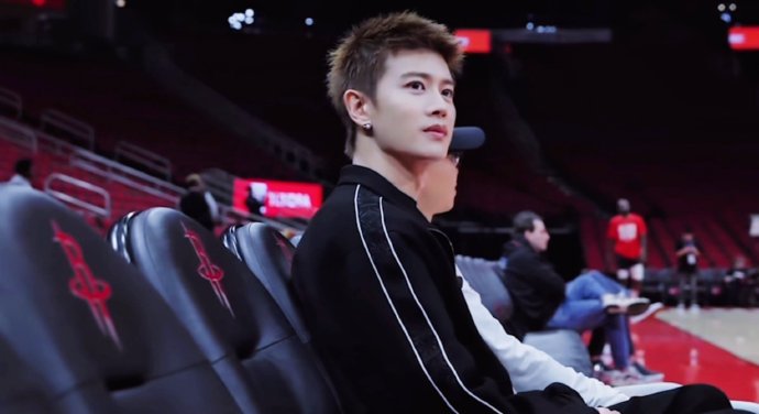 任嘉伦春节变身“日更博主”，新专辑舞蹈获国际舞团点赞