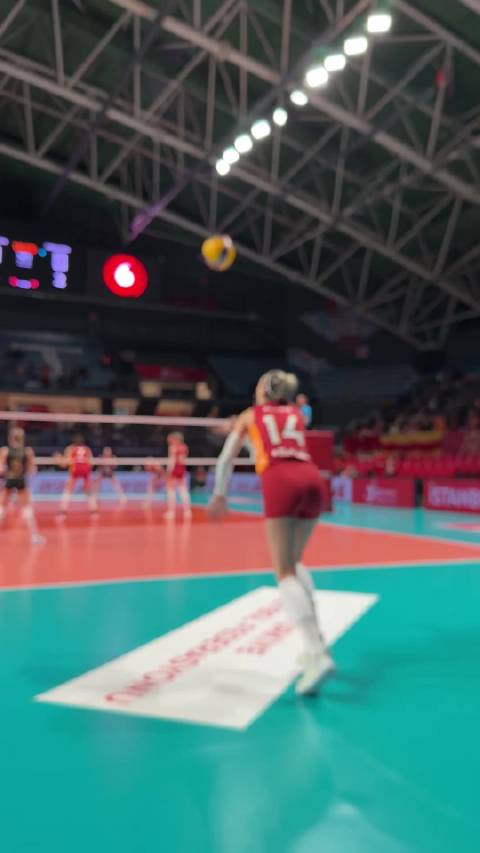 土超女排加拉塔萨雷3-1胜泽仁体育终结对手6连胜，王媛媛首发7分