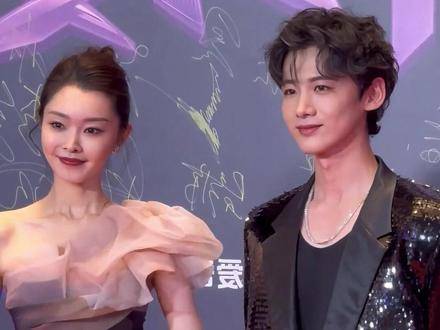 上春山三人组重聚，白敬亭宋轶关系成谜，魏大勋魏晨事业突破