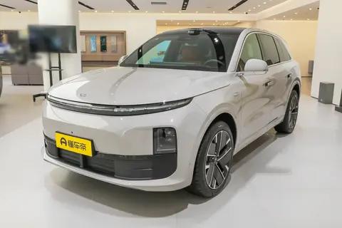 理想L6 vs 沃尔沃S60：智能座舱的代际碰撞