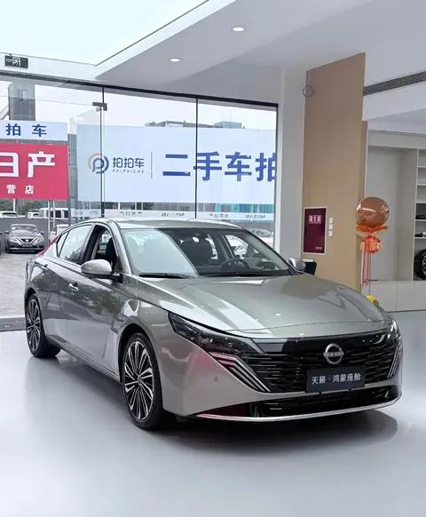 天籁鸿蒙座舱实车体验：科技感拉满，这流畅度真的惊艳到了！