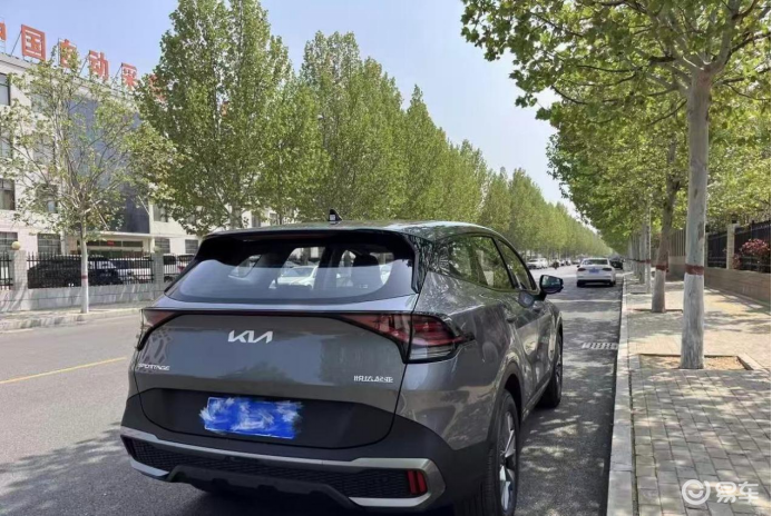 2025 款起亚狮铂拓界实测，储物空间细节控狂喜～