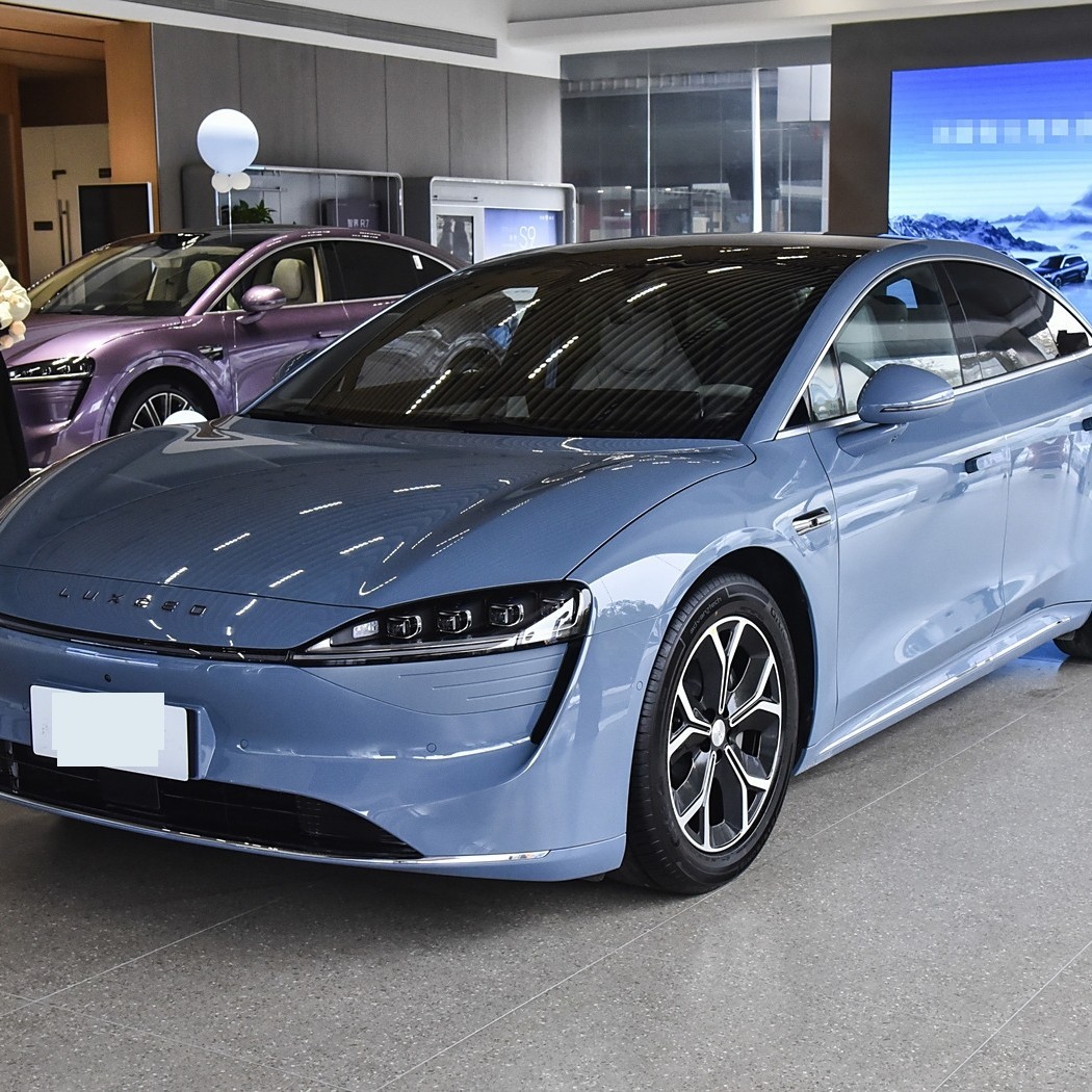 40万内四款中大型三厢轿车对决：纯电燃油各显神通