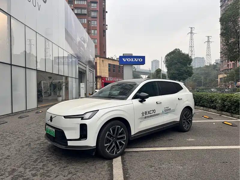 重庆沃尔沃XC70插电式混动二手车 2026款,优惠特价27.25万