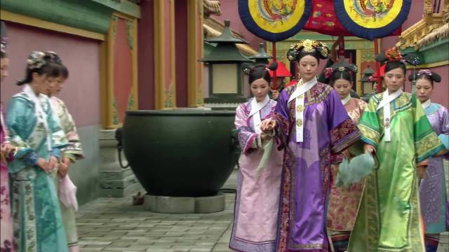 莞贵人恃宠迟到被罚抄女论语