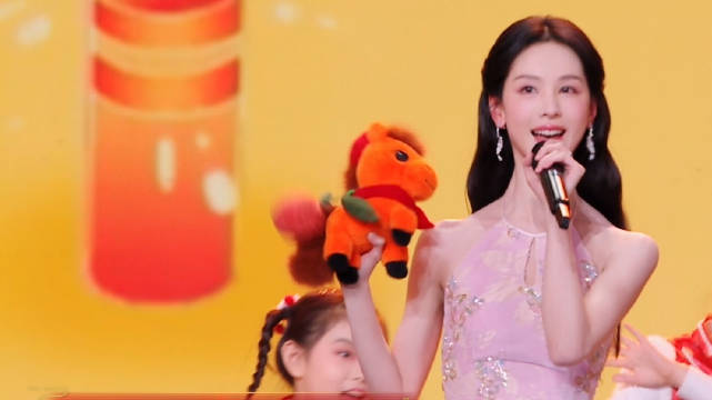 陈妍希宋轶陈都灵献唱百花迎春，糖瓜扫房蒸馒头年味浓