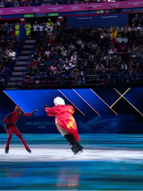 米兰冬奥花滑表演滑上演功夫熊猫大战死侍