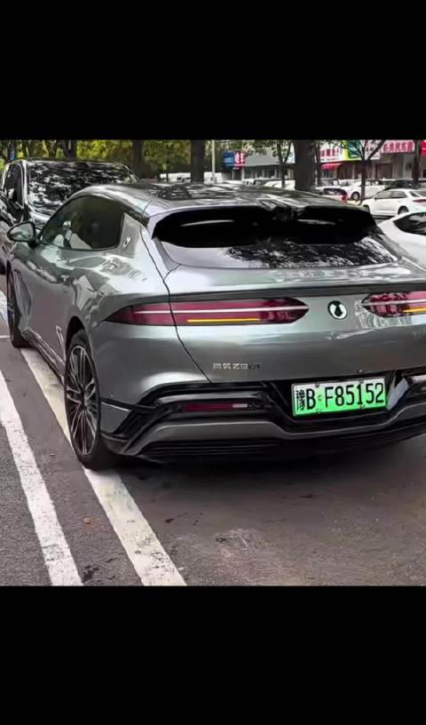 弱弱的问一句 这圆规硬磨真的不费胎吗？ 地面上一道黑印 毕竟是2.7t的车呀