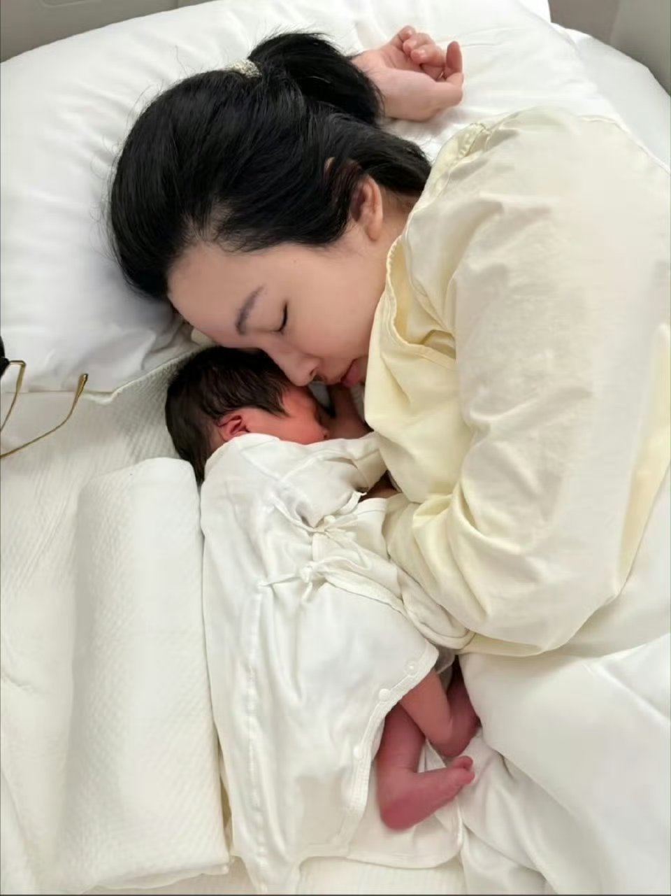 张凯毅东哥喜得爱子，家庭喜迎新成员