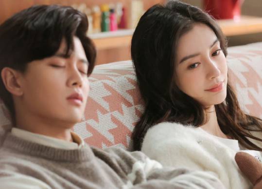 暮色心约由任嘉伦、杨颖主演,还有哪些人参演?