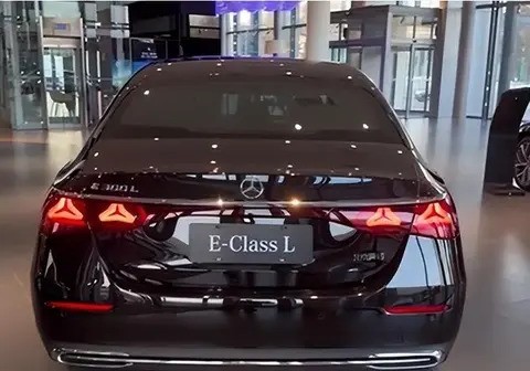 奔驰E级大幅降价至35万元起,销量登顶豪华C级车第二