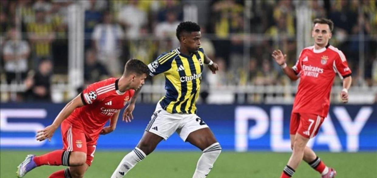 本菲卡球迷全力助威掀风波,穆里尼奥激烈抗议被罚下场,光明球场展现不可替代的主场威力_维尼修斯_皇马_欧冠