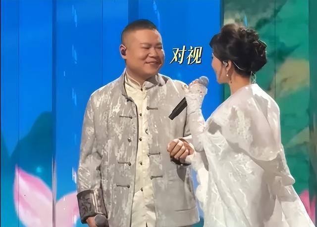 40岁岳云鹏合唱《千年等一回》，72岁赵雅芝激萌互动引发热议
