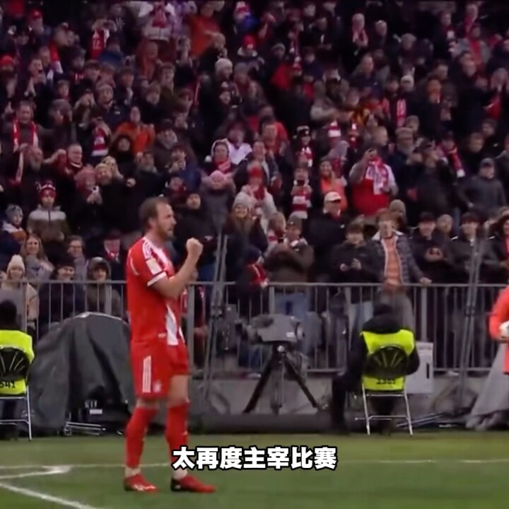 在本轮德甲对阵法兰克福的比赛中，梅开二度