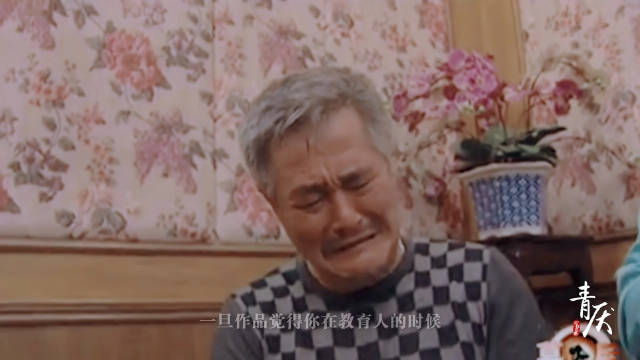 春晚经典小品回顾，卖拐三部曲与赵丽蓉成记忆亮点