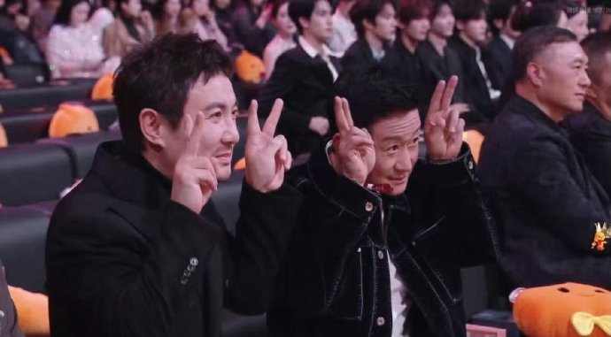 微博之夜吴京、黄渤、沈腾的“老年团建”有哪些经典名场面？