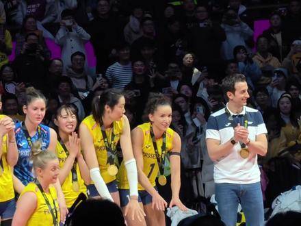 冠军！王者归来，风采依旧如初