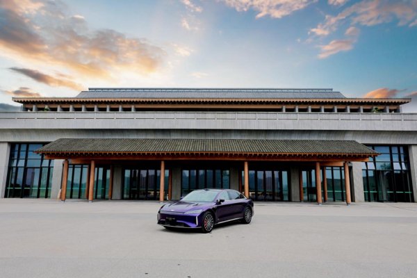 风云A9L光辉（四驱）全球上市 高阶智驾覆盖七大核心场景