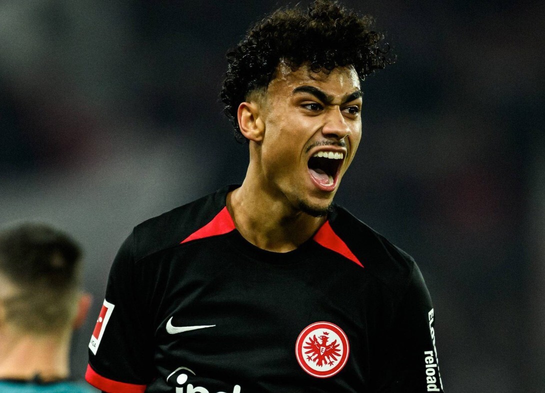 图片报:巴萨密切关注纳撒尼尔-布朗,法兰克福要价6500万欧