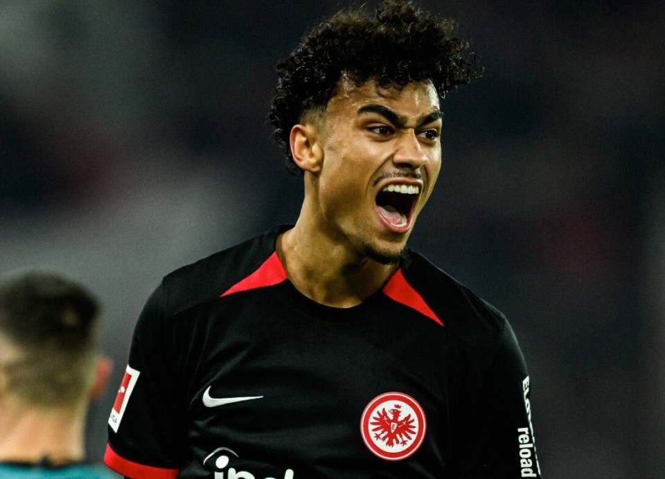 图片报：巴萨密切关注纳撒尼尔-布朗，法兰克福要价6500万欧