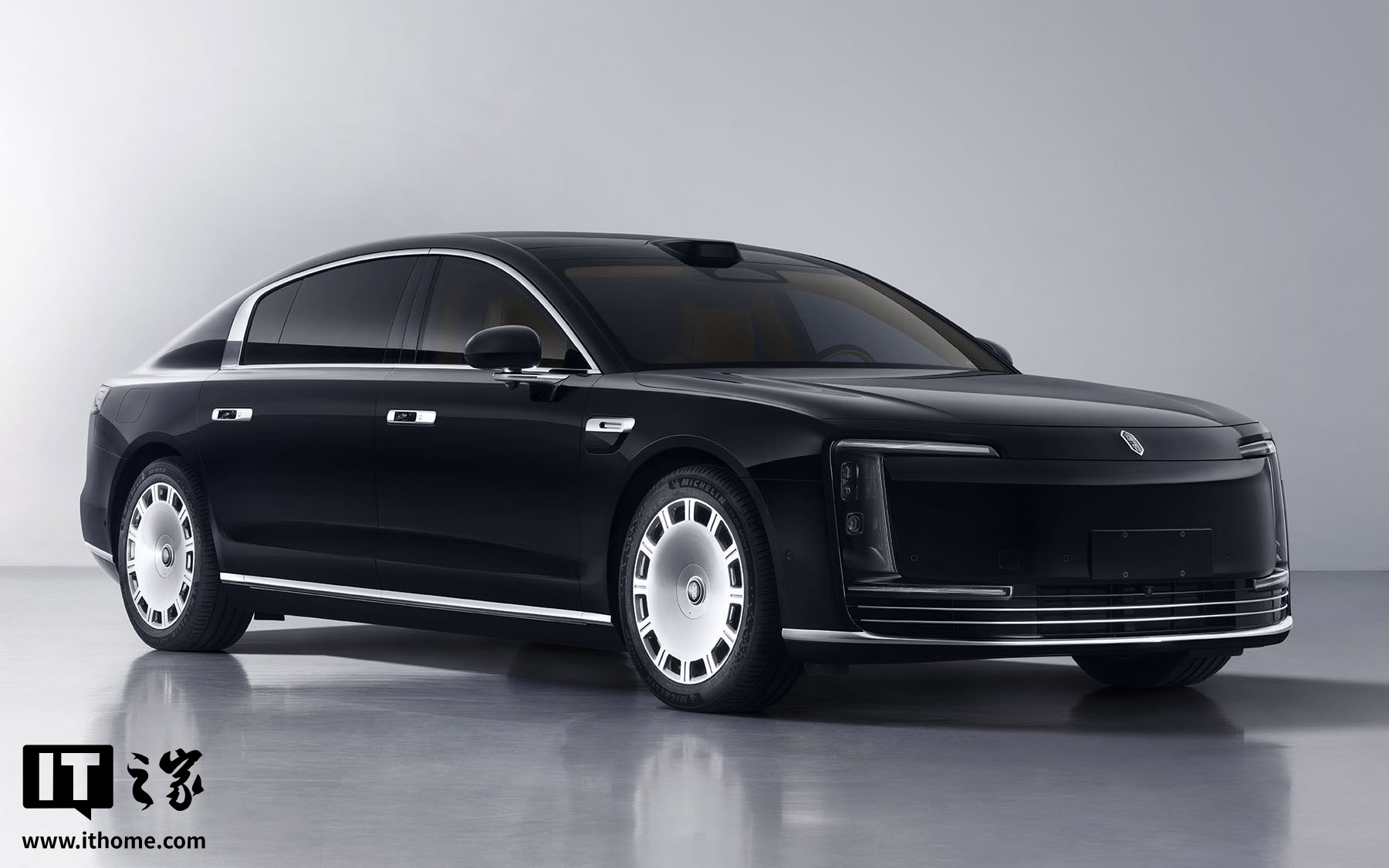 鸿蒙智行尊界SUV伪装车曝光，消息称看起来对标的是库里南