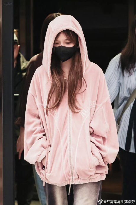 黄霄雲为演唱《红旗颂》做了哪些特别的准备和练习？