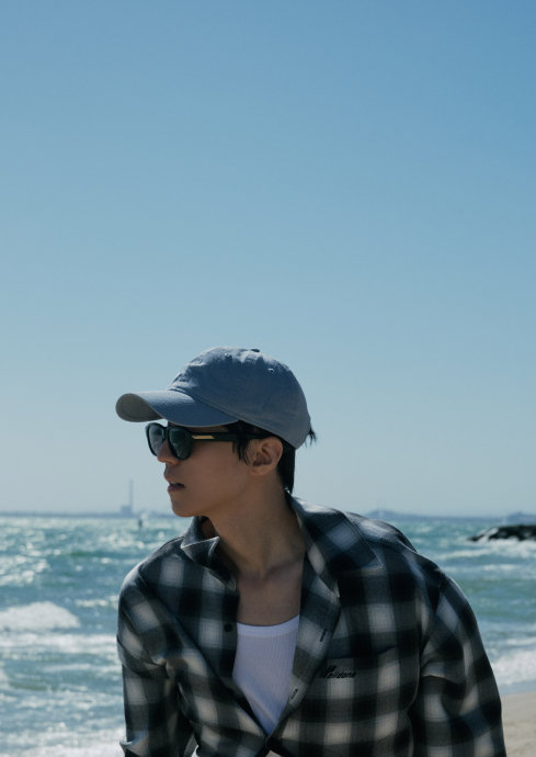 王俊凯这次海边花絮的拍摄地点具体是在哪里？