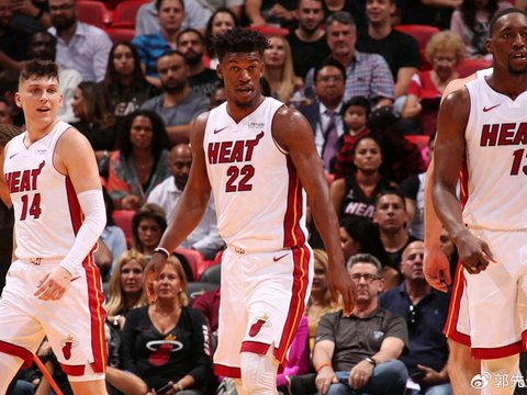 场均21.9分4.7篮板2.7助攻，在场4胜7负，26岁已成球队累赘