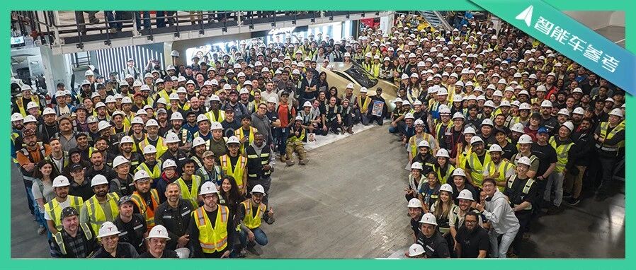 特斯拉Robotaxi马斯克定价20万，比毛豆3还便宜