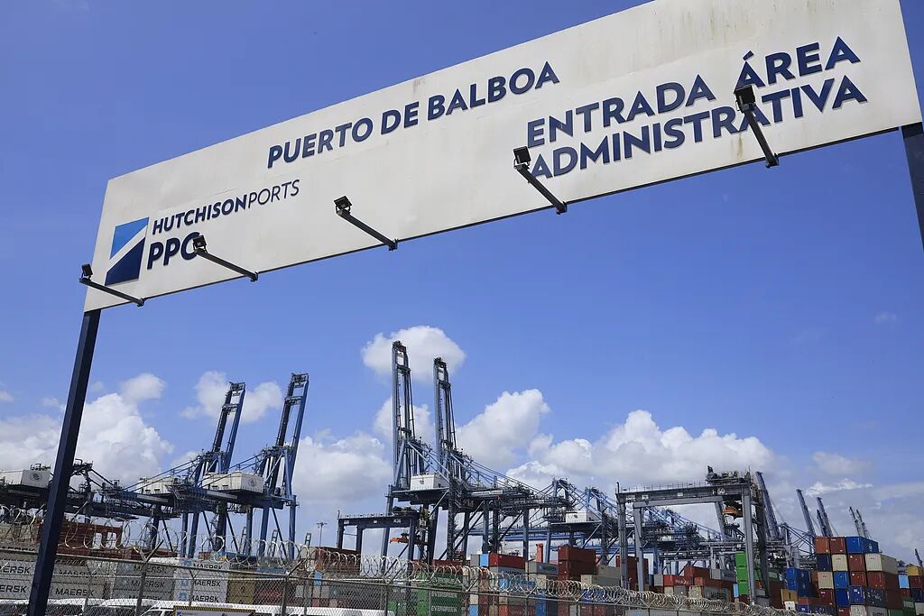 巴尔博亚港入口。图源：视觉中国