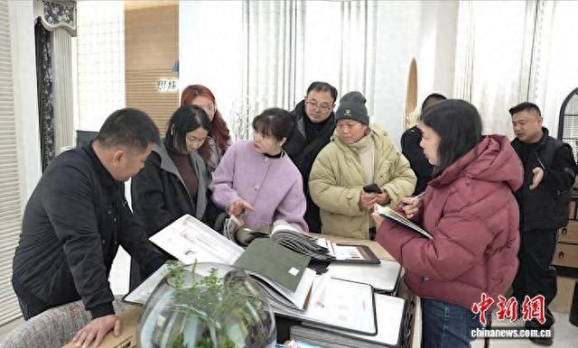 2��24�գ��й���ĳǱ����г��ڣ�����Ǣ̸���硣��˹�� ��