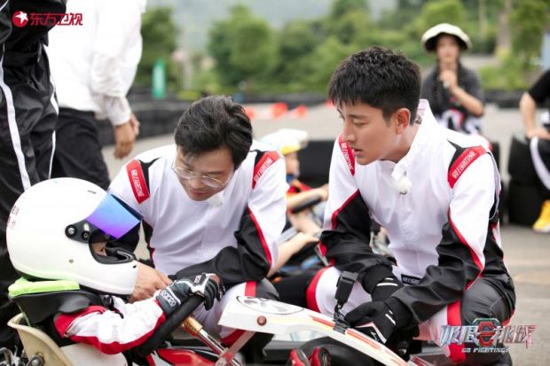 《极限挑战》贾乃亮、黄景瑜上演能力者之争