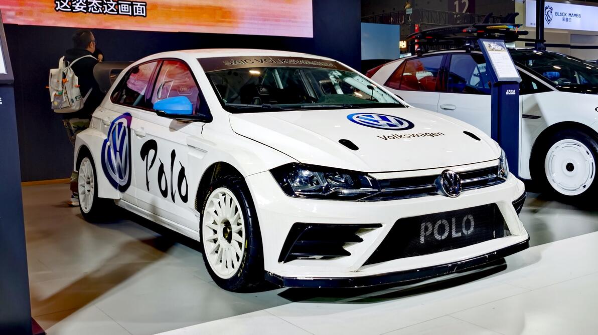 百万爆改!《飞驰人生》同款Polo拉力赛车,450匹2.9秒破百