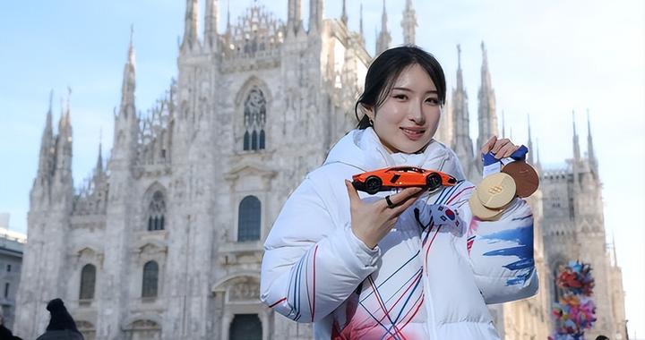 韩媒：金吉莉今日回国兰博基尼将送她回家 韩网友：干脆把车送给她