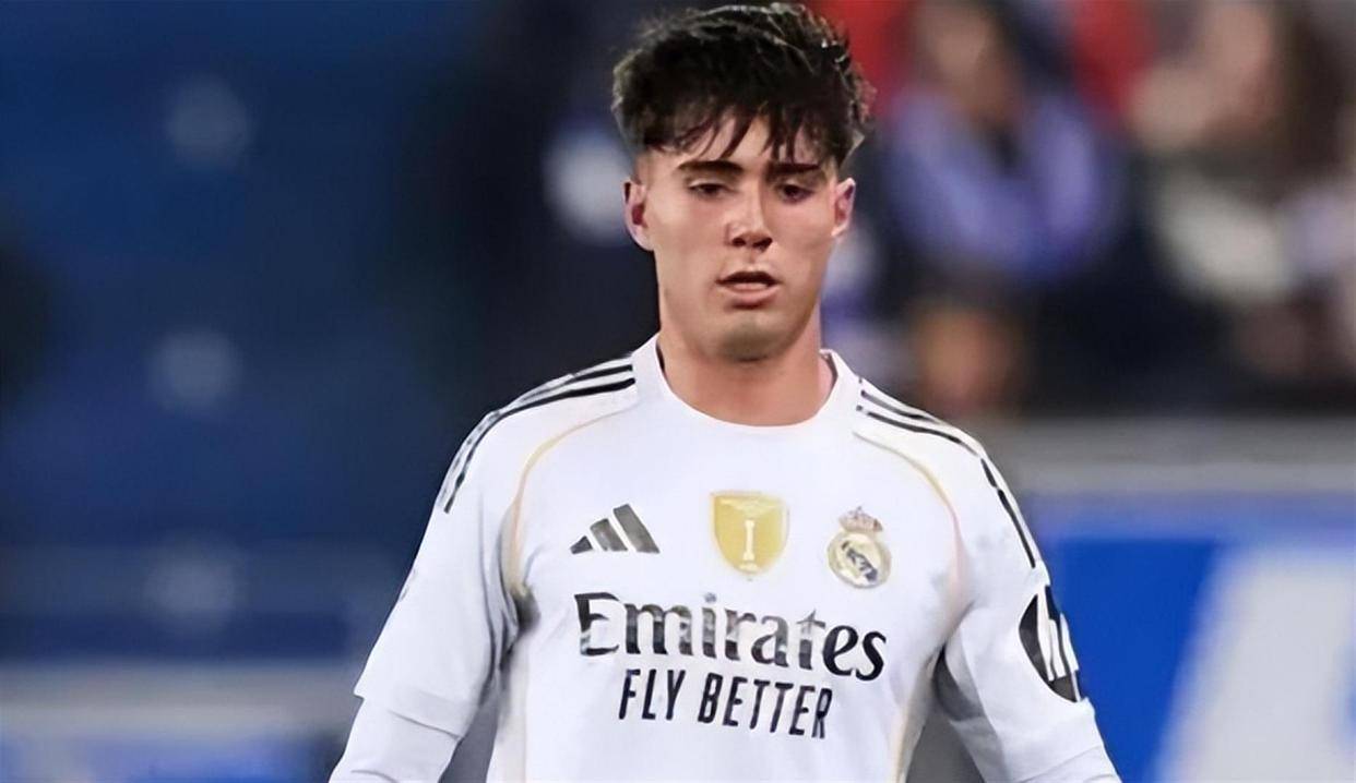 19岁皇马天才后卫横空出世,超级多面手,罗马诺爆料,2大欧洲豪门疯抢_球员_阿森纳_阿森纳