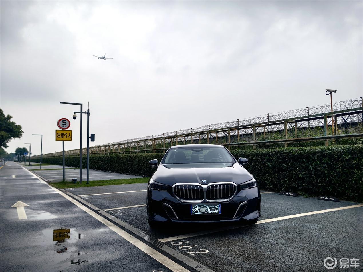 眼神变道+boost模式，种草5系就这么简单