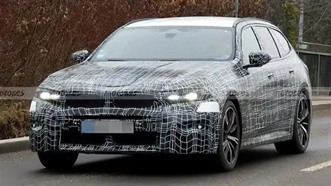 全新宝马5系旅行版路试曝光：2027年亮相，智能驾控全面升级