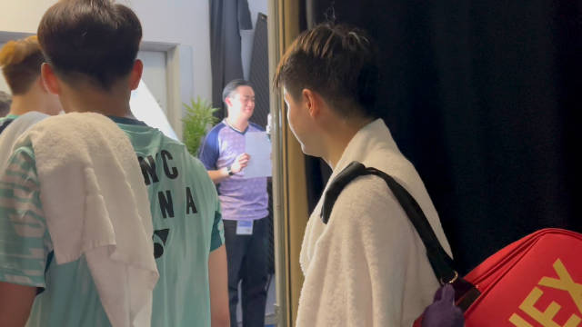 梁伟铿王昶鏖战三局险胜马来西亚组合