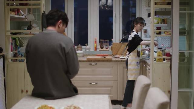 都挺好：苏大强外出下馆子，被好友偶遇后，下秒场面太尴尬！