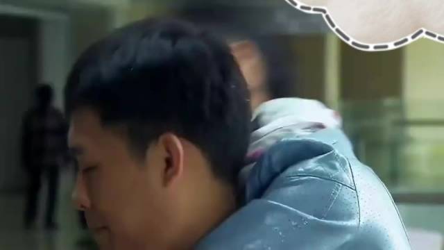 富家千金医院偶遇亲妈慌忙甩开男友手