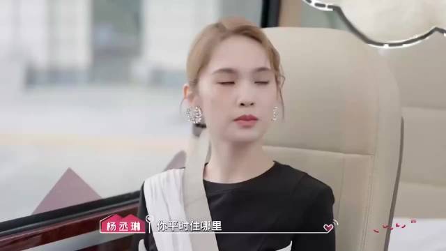 杨丞琳跟着李荣浩定居北京，对比台湾生活太方便了，连做美甲都能上门！