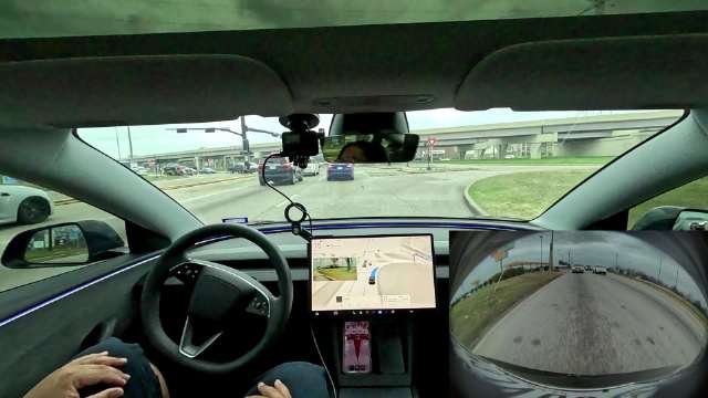 特斯拉 FSD V14 被追尾了竟然还不退出，报接管