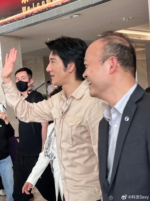 此次王力宏到访对提升比亚迪高端品牌形象有何帮助？