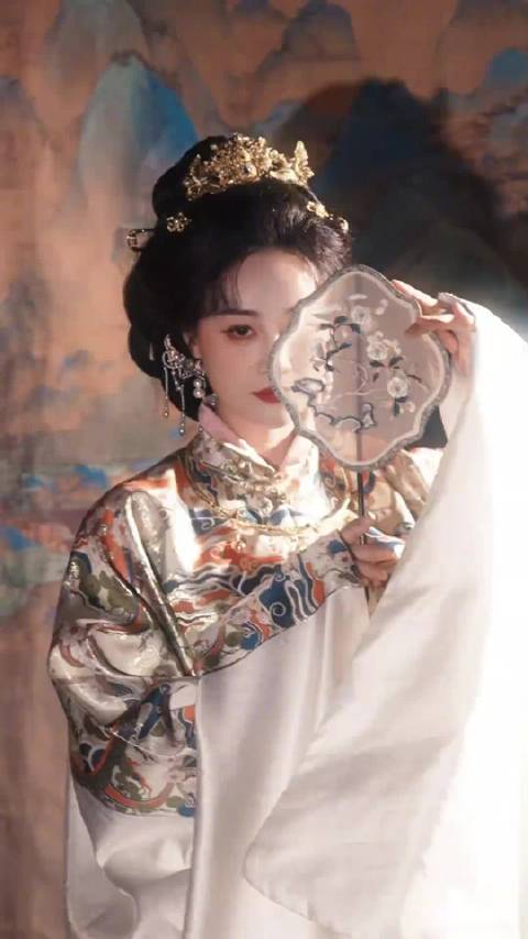 蓝盈莹古装适配度高引期待