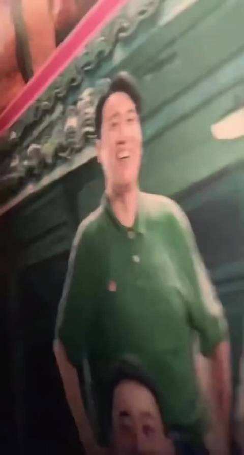 哈哈张译出来在高铁上没憋住