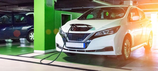 如何租赁电动汽车?租赁过程中有哪些要点需关注?