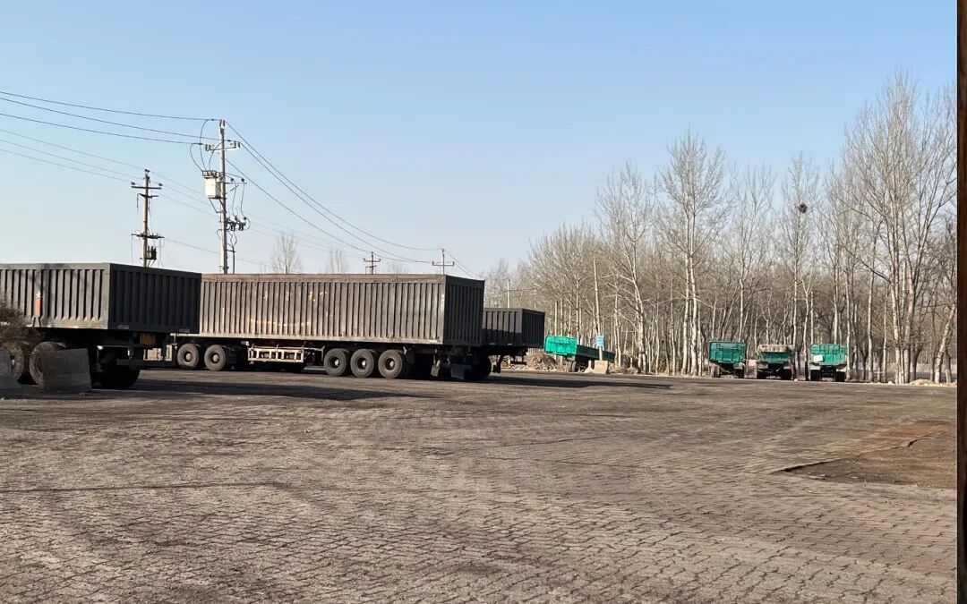 唐山每70人拥有一辆重卡：12万生活在重卡方向盘上的司机，正驶向更远的路